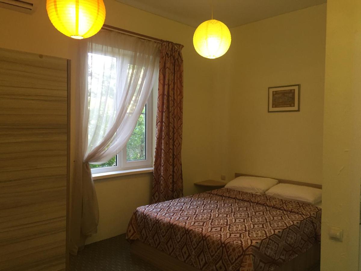 Guest House Inkit Pizunda Esterno foto