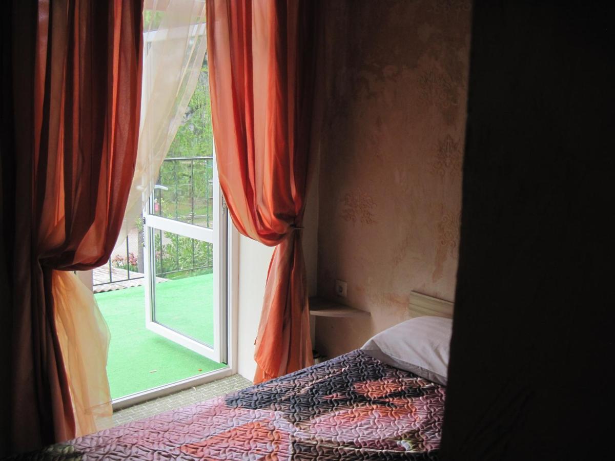 Guest House Inkit Pizunda Esterno foto